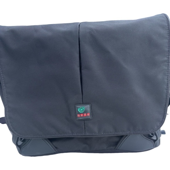 Kata DB-453 DPS Series Digital Bag for a Camera and Personal Day-to-Day Gear - Picture 7 of 13